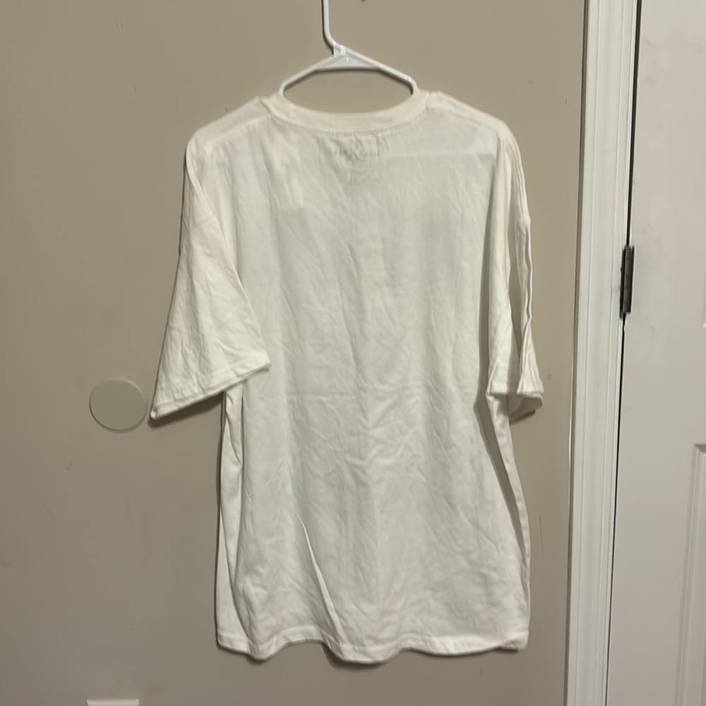 Brand new excellent condition t shirt. - Picture 2 of 3